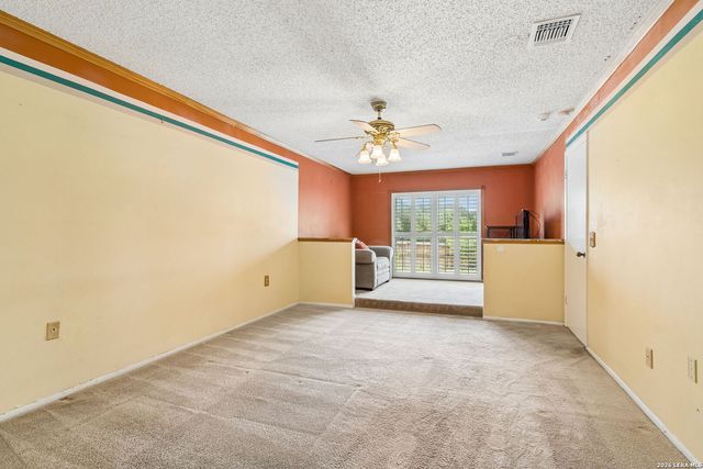 6411 FOX GLEN ST, San Antonio, TX 78247