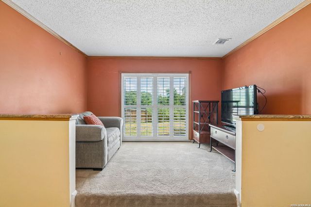 6411 FOX GLEN ST, San Antonio, TX 78247