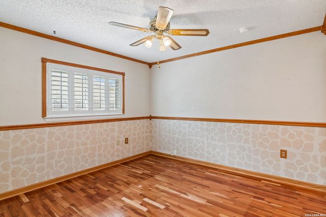 6411 FOX GLEN ST, San Antonio, TX 78247