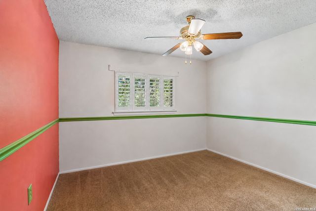 6411 FOX GLEN ST, San Antonio, TX 78247