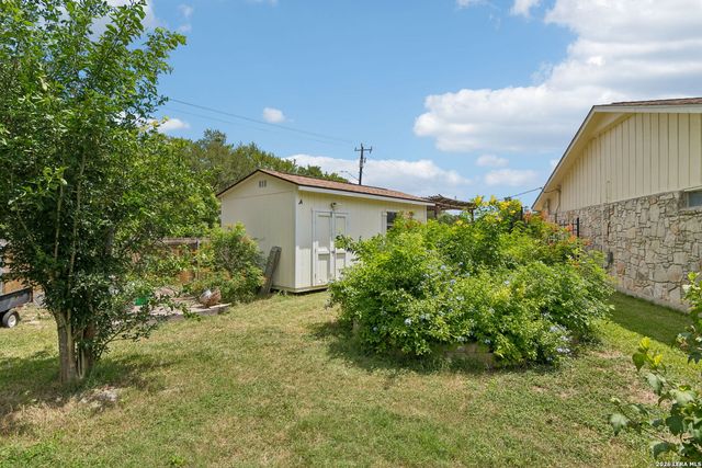 6411 FOX GLEN ST, San Antonio, TX 78247