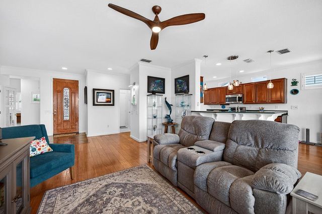 2254 Lamplight Ln, Lincoln, CA 95648