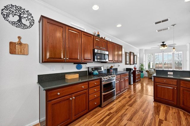 2254 Lamplight Ln, Lincoln, CA 95648