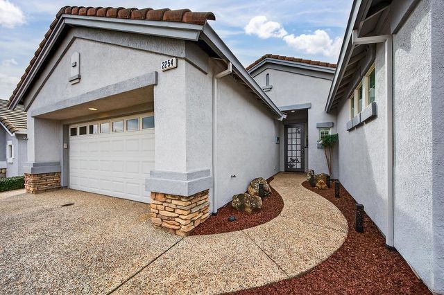 2254 Lamplight Ln, Lincoln, CA 95648