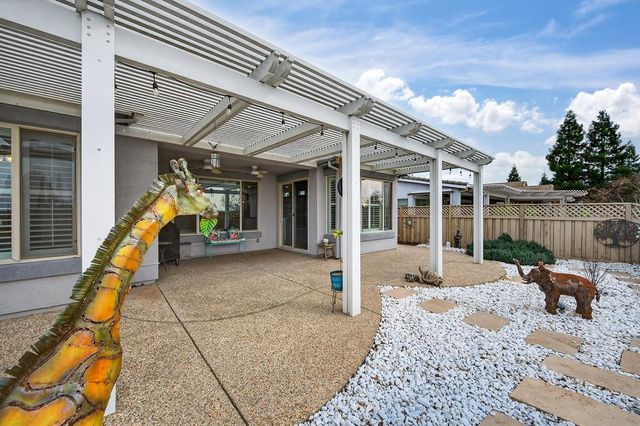 2254 Lamplight Ln, Lincoln, CA 95648