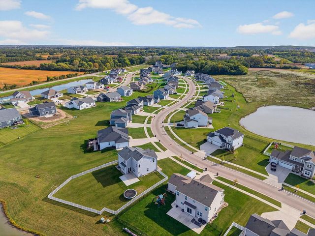 11520 W Meadowview DRIVE, Franklin, WI 53132