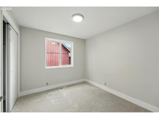 1079 Sw 179TH Ave, Beaverton, OR 97003