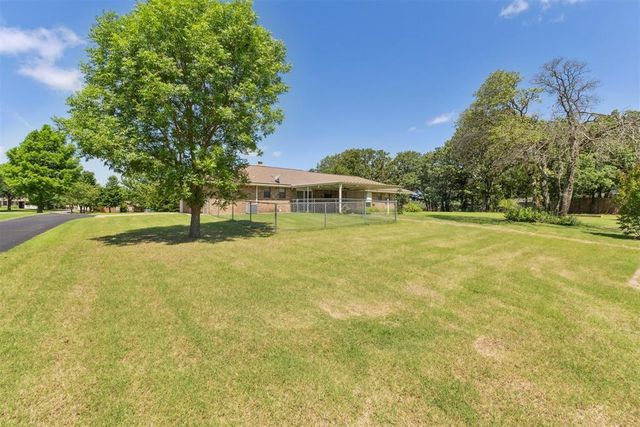 9901 hickory hollow Road, Shawnee, OK 74804