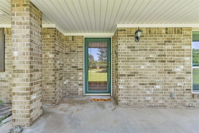 9901 hickory hollow Road, Shawnee, OK 74804