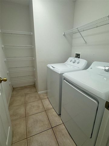 611 CASTERTON CIRCLE, Davenport, FL 33897