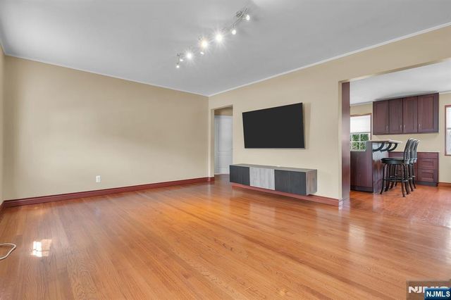 16 Roselle Avenue B, Roselle Park, NJ 07204