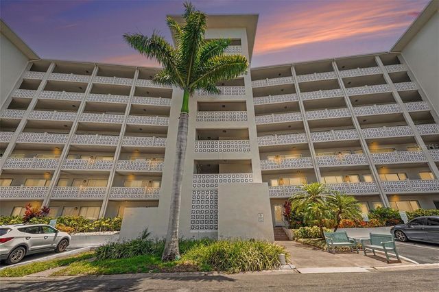 1235 S HIGHLAND AVENUE 5-703, Clearwater, FL 33756