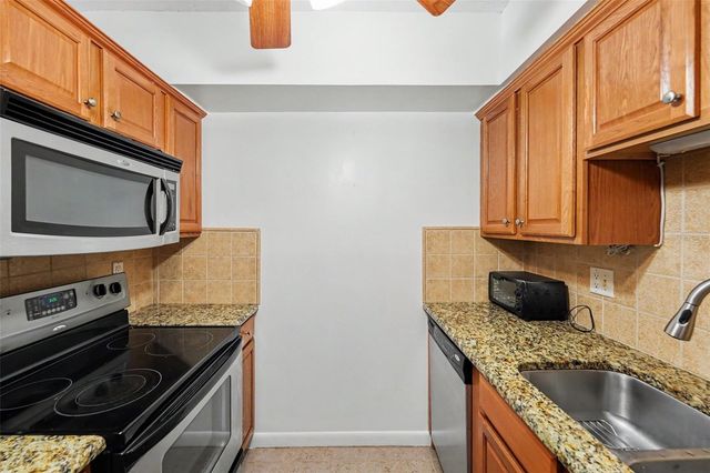 1235 S HIGHLAND AVENUE 5-703, Clearwater, FL 33756