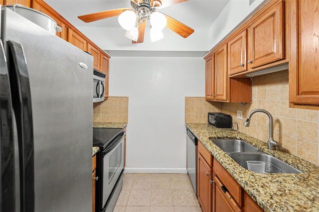 1235 S HIGHLAND AVENUE 5-703, Clearwater, FL 33756