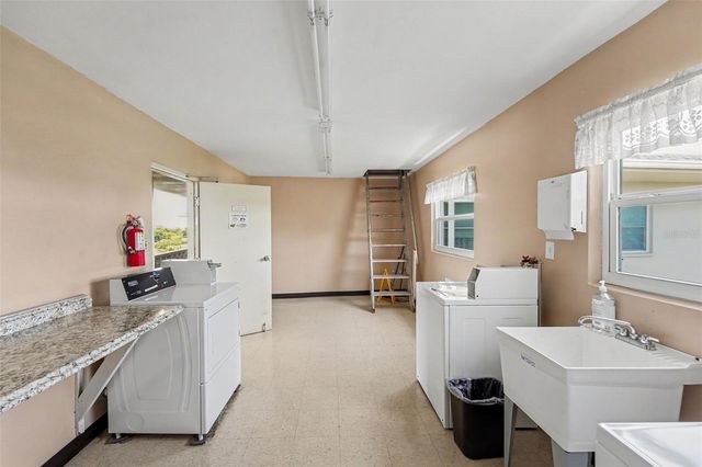 1235 S HIGHLAND AVENUE 5-703, Clearwater, FL 33756