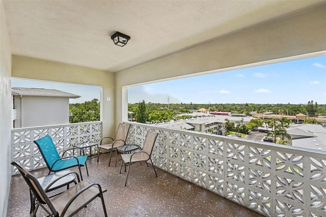 1235 S HIGHLAND AVENUE 5-703, Clearwater, FL 33756