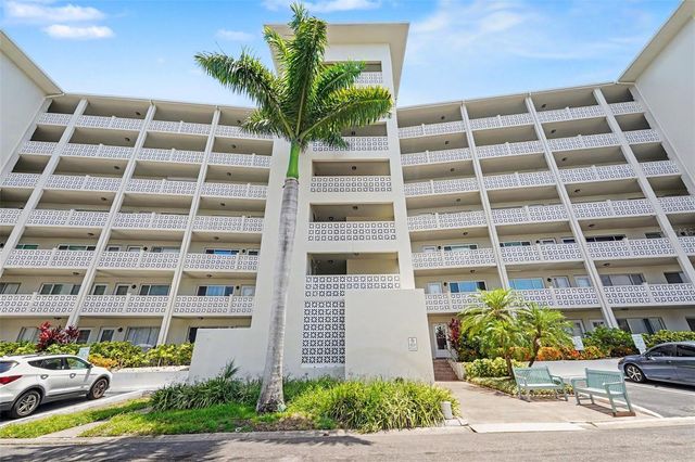 1235 S HIGHLAND AVENUE 5-703, Clearwater, FL 33756