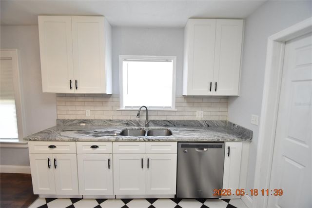 2200 7TH AVENUE N, St Petersburg, FL 33713