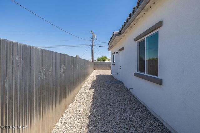 3920 E Fairmount Street, Tucson, AZ 85712