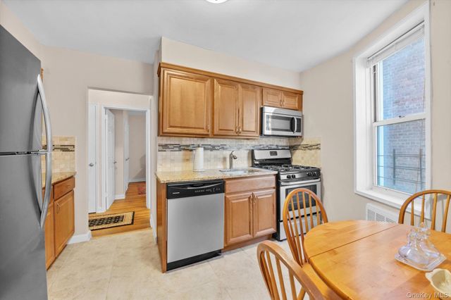 67-30 Clyde Street 3W, Forest Hills, NY 11375