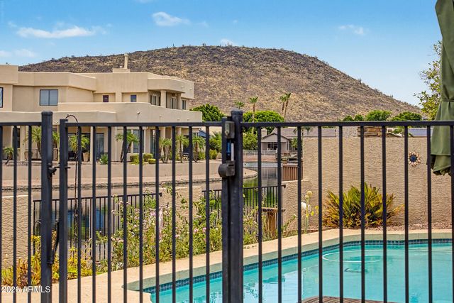 5840 W ABRAHAM Lane, Glendale, AZ 85308