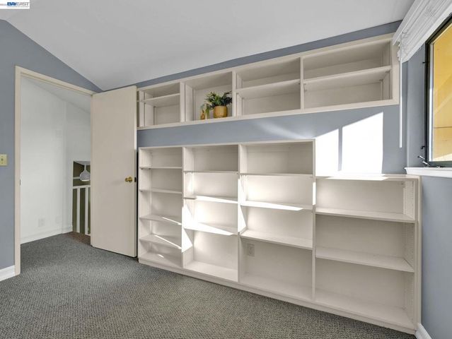 38590 Canyon Heights Dr, Fremont, CA 94536