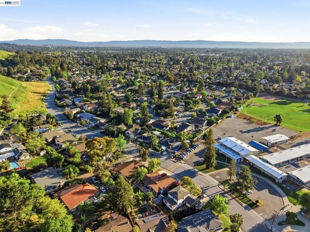 38590 Canyon Heights Dr, Fremont, CA 94536