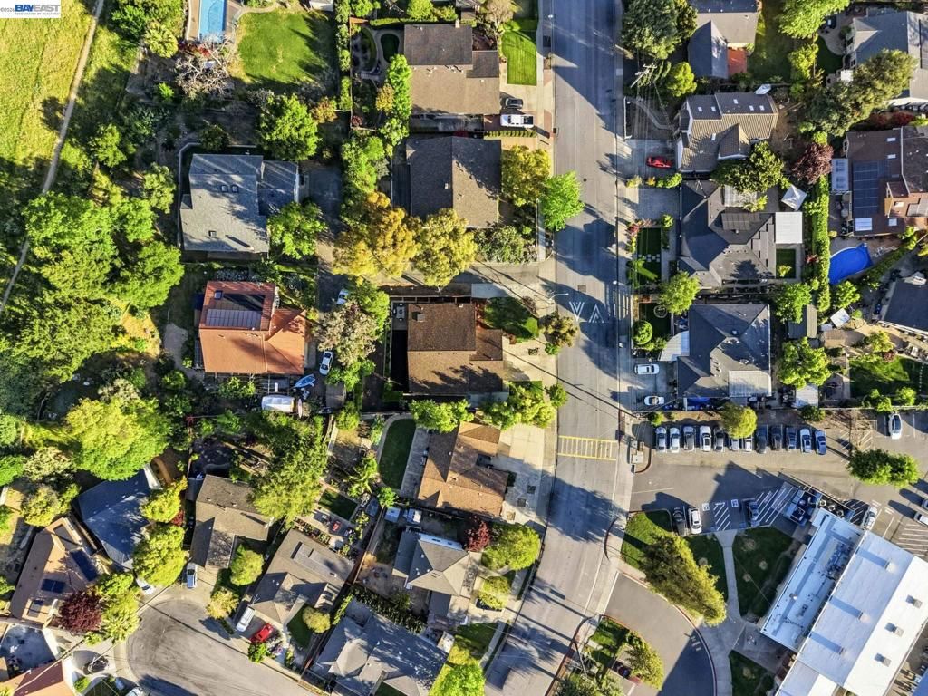 Image 27 of property listing at 38590 Canyon Heights Dr, Fremont, CA 94536