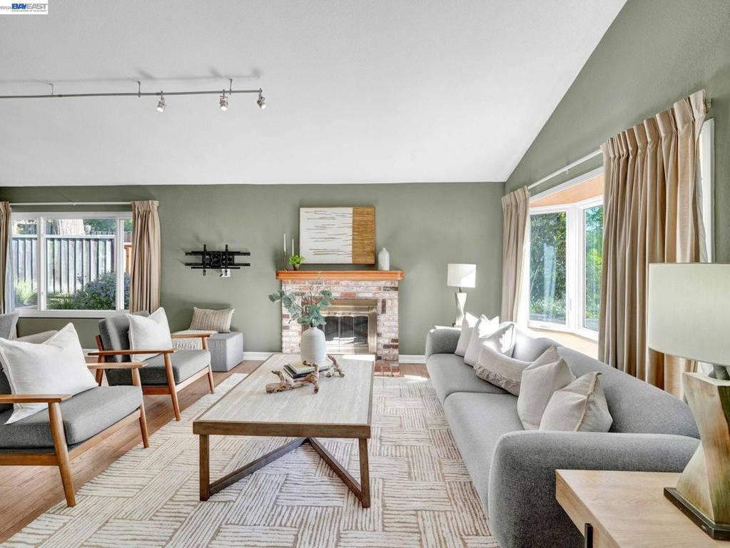 Image 5 of property listing at 38590 Canyon Heights Dr, Fremont, CA 94536