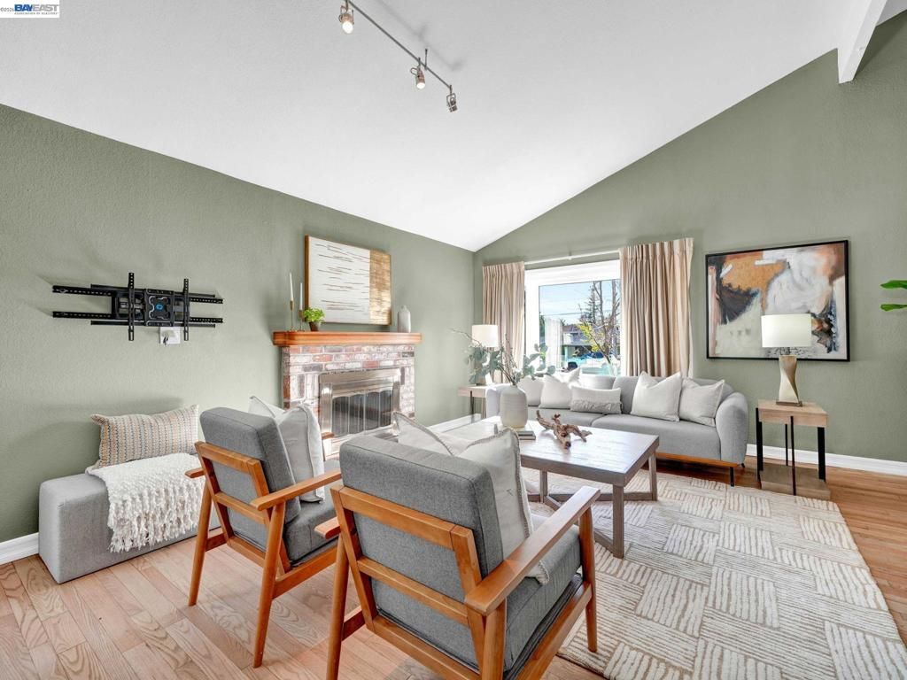 Image 6 of property listing at 38590 Canyon Heights Dr, Fremont, CA 94536