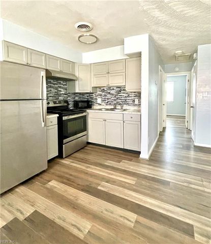 2100 Arctic Ave Apt 14, Virginia Beach, VA 23451