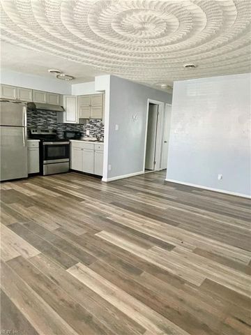 2100 Arctic Ave Apt 14, Virginia Beach, VA 23451