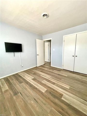 2100 Arctic Ave Apt 14, Virginia Beach, VA 23451