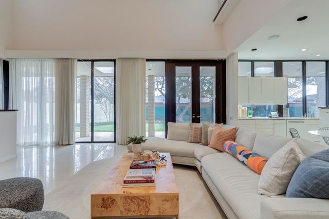 9602 Savannah Avenue, Lubbock, TX 79424