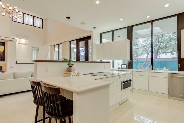 9602 Savannah Avenue, Lubbock, TX 79424