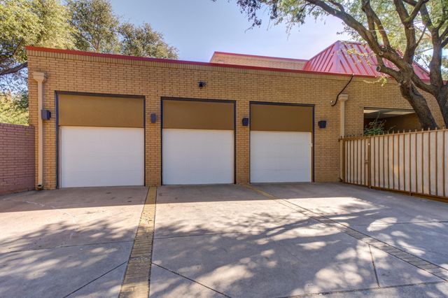 9602 Savannah Avenue, Lubbock, TX 79424