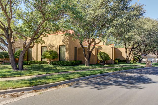 9602 Savannah Avenue, Lubbock, TX 79424