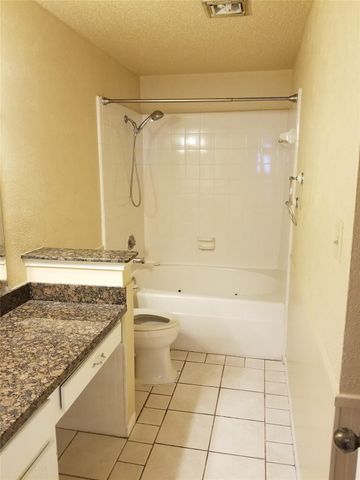 2300 Old Spanish Trail 2108, Houston, TX 77054