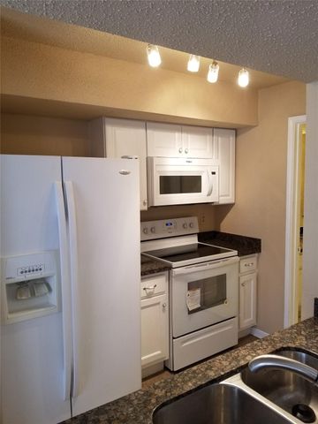 2300 Old Spanish Trail 2108, Houston, TX 77054