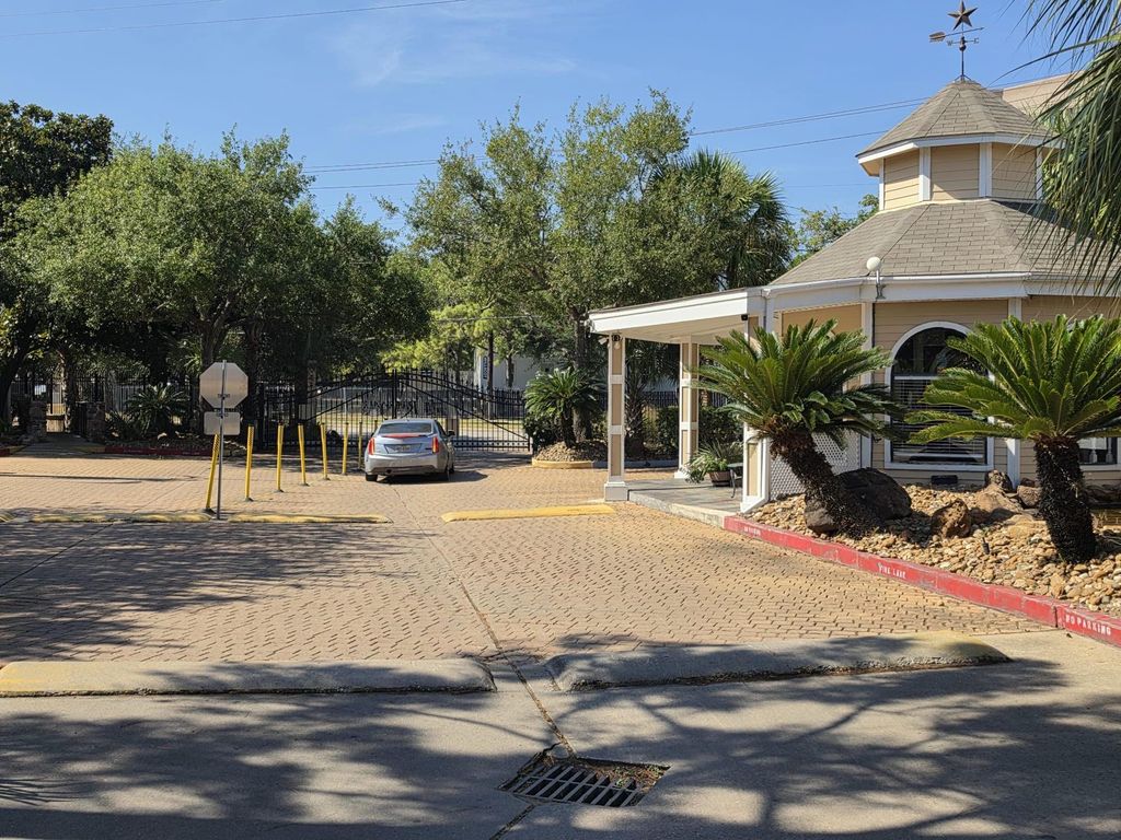 2300 Old Spanish Trail 2108, Houston, TX 77054