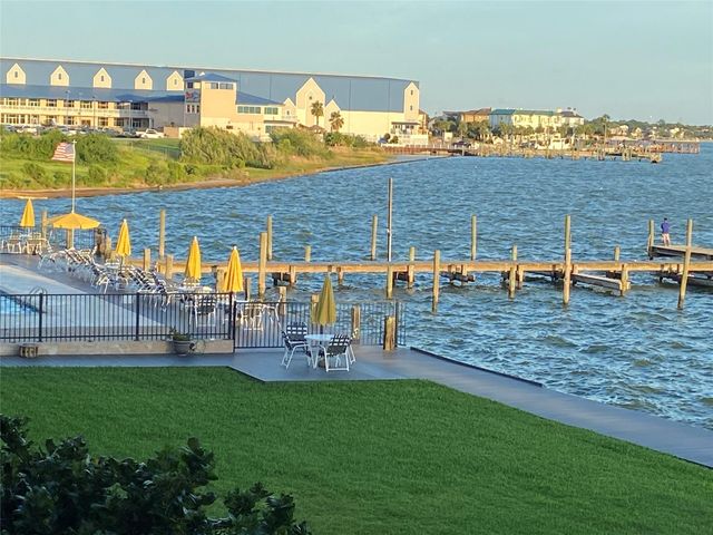 3663 Nasa Parkway 603, Seabrook, TX 77586