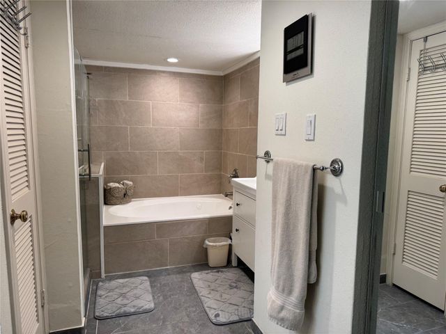 3663 Nasa Parkway 603, Seabrook, TX 77586