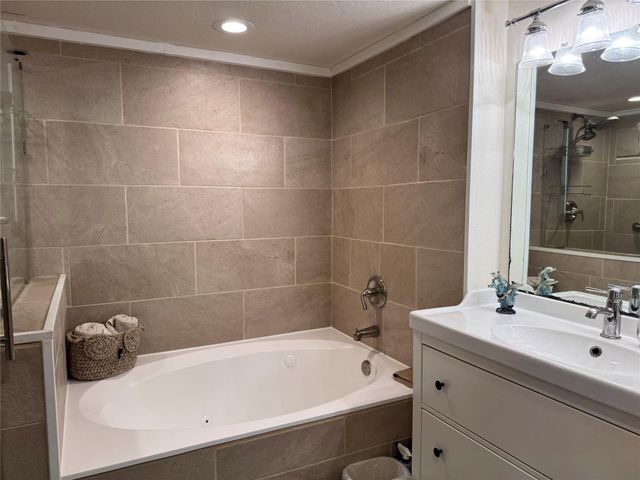 3663 Nasa Parkway 603, Seabrook, TX 77586