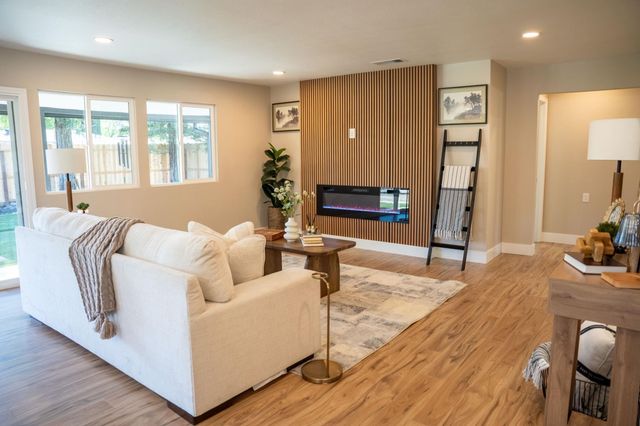 1314 Glenwood Dr, Modesto, CA 95350