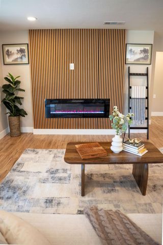 1314 Glenwood Dr, Modesto, CA 95350