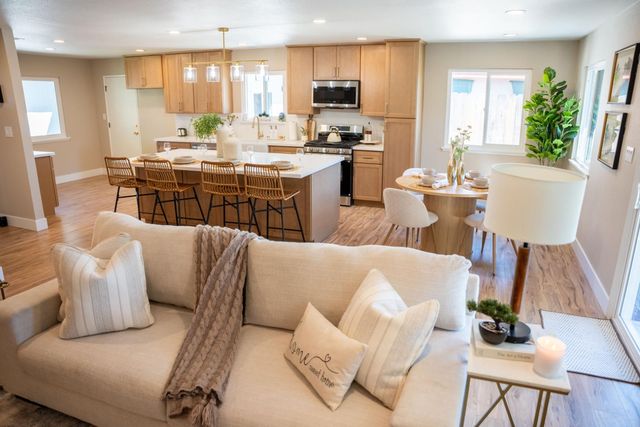 1314 Glenwood Dr, Modesto, CA 95350