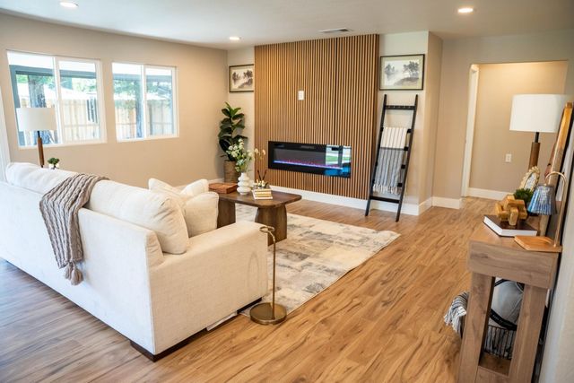 1314 Glenwood Dr, Modesto, CA 95350