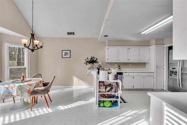 111 Overlook Heights Way, Stockbridge, GA 30281