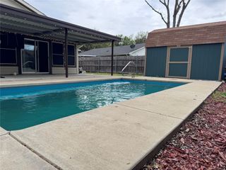 318 Clearwood Drive, Grand Prairie, TX 75052