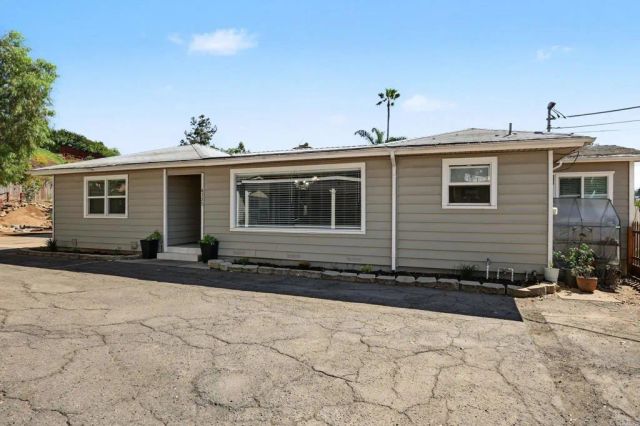 4135 N Cordoba Ave, Spring Valley, CA 91977
